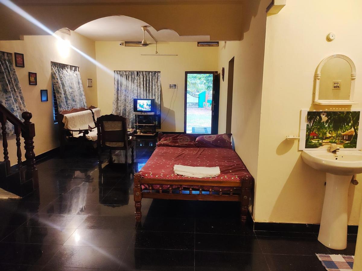 Happy Buddha Homestay วาร์คาลา ภายนอก รูปภาพ