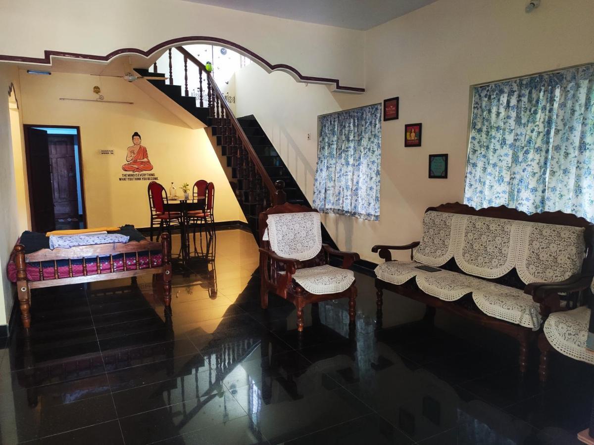 Happy Buddha Homestay วาร์คาลา ภายนอก รูปภาพ
