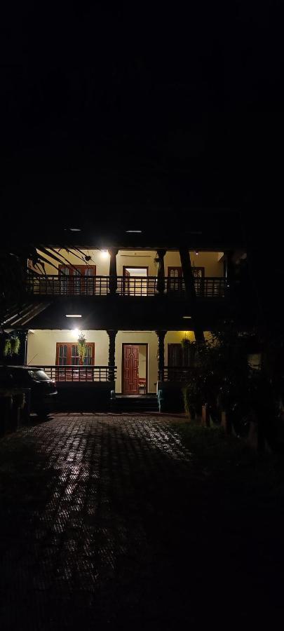 Happy Buddha Homestay วาร์คาลา ภายนอก รูปภาพ
