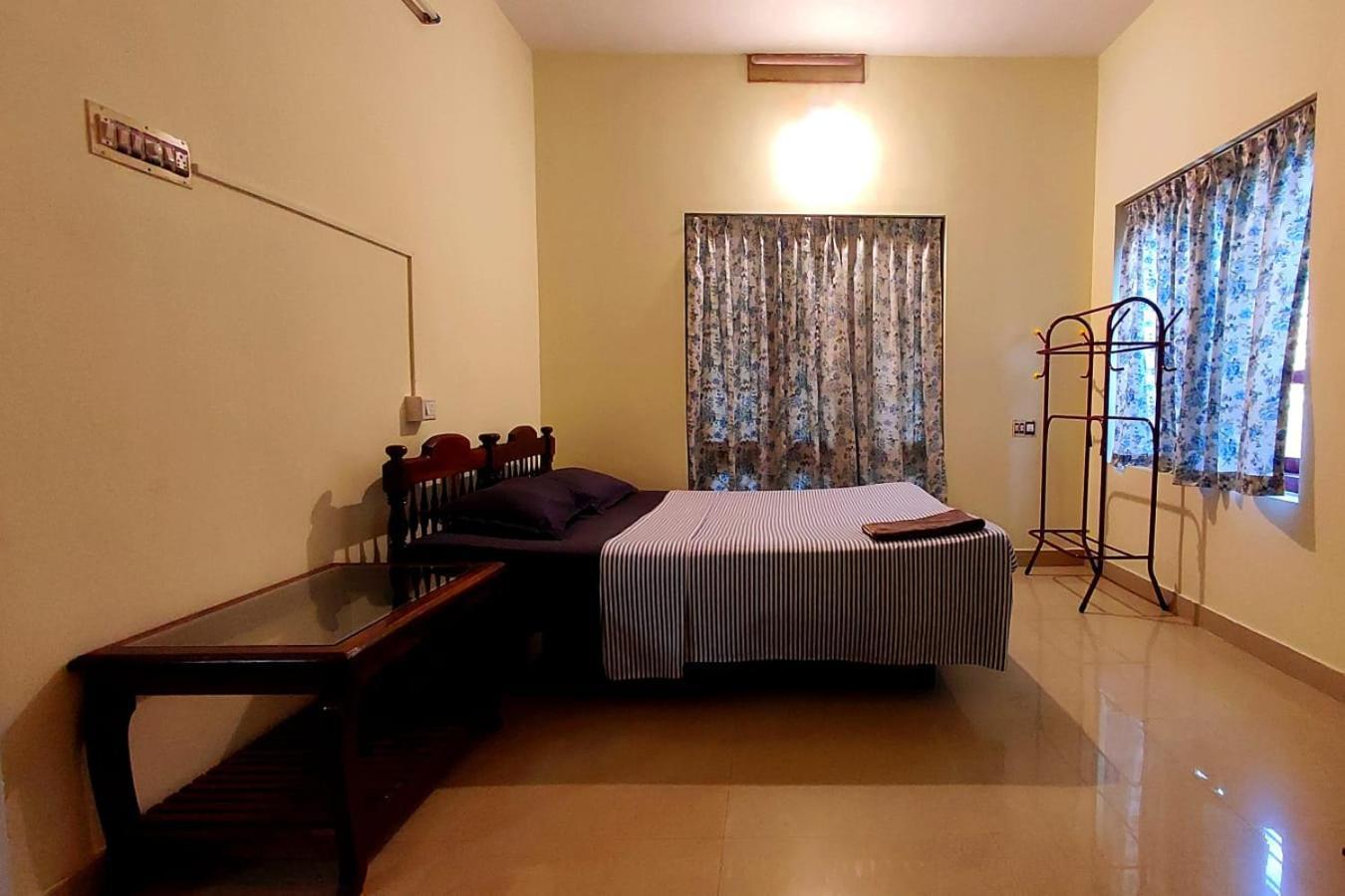Happy Buddha Homestay วาร์คาลา ภายนอก รูปภาพ